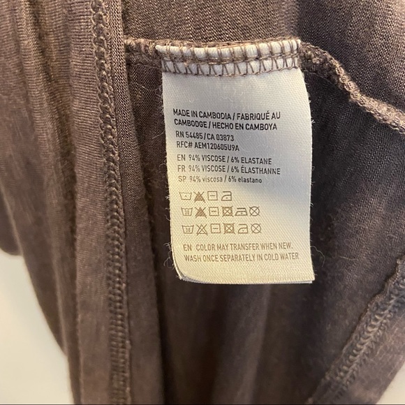 American Eagle “Soft & Sexy” Button-Up Top - Picture 3 of 4